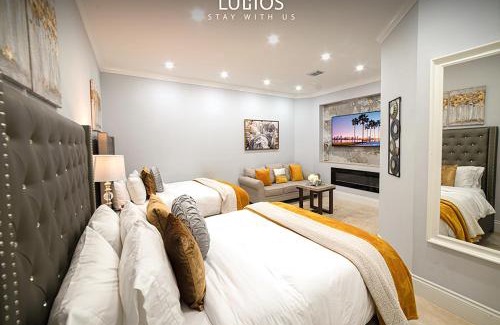 Ludlam House | Miami 4BR Retreat Heated Pool, Gazebo & Foosball L02