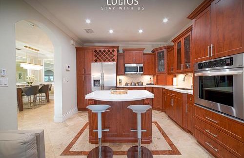 Ludlam House | Miami 4BR Retreat Heated Pool, Gazebo & Foosball L02