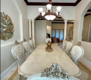 Reddick Villa | MIAMI LUX Villa 4BR FREE parking, Pool, Jacuzzi, Near Airport
