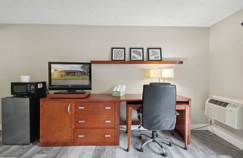 Toledo Hotel | Miami Suites Hotel
