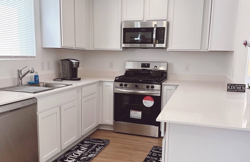 New Caney House | Miblala’s Sweet Home near Bush airport, Big River Water Park