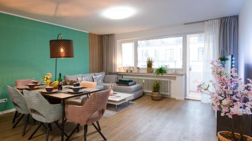 Bahnhofsviertel Apartment | MiCasa OL - Modernes Apartment in City Bestlage - Küche - WLAN - Balkon - Fugenloses Bad