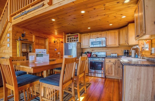 Rangeley House | 🐾Michaud Mountain Chalet - Private cabin with incredible views of Rangeley Lake! Dog Friendly