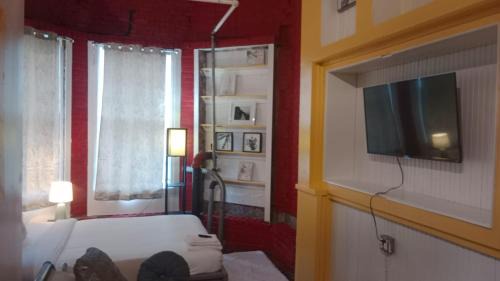 West End Apartment | Michie Hostel