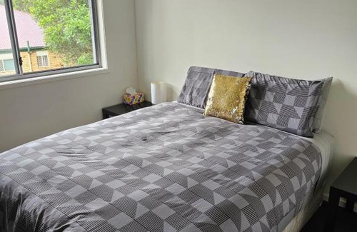 Kallangur House | Mick's Shared Townhouse