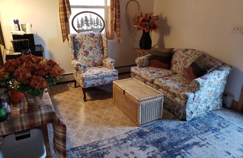 Hill City House | Mickelson Trail Treehouse Suite in the heart of the beautiful Black Hills