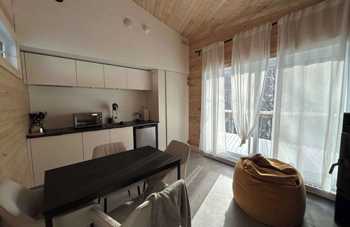 Notre-Dame-Auxiliatrice-de-Buckland Ski Chalet | Micro-Cabine int the Mountains - Solstice 3