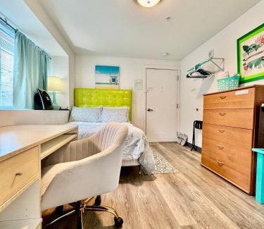 University District Apartment | Micro Studio Apartment 10 Minutes walk to University of Washington