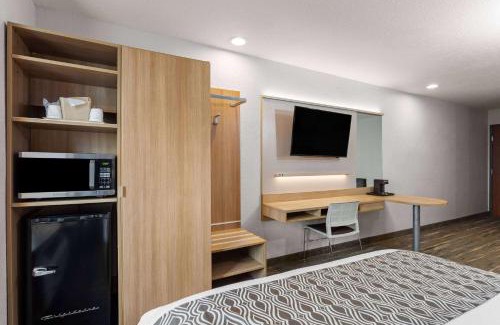 Zephyrhills Hotel | Microtel Inn and Suites - Zephyrhills