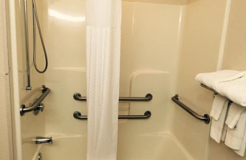 Champaign Hotel | Microtel Inn by Wyndham Champaign