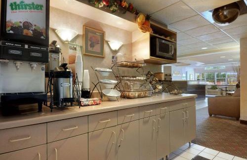 East Bloomington Hotel | Microtel Inn & Suites by Wyndham Bloomington MSP Airport