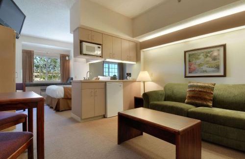 East Bloomington Hotel | Microtel Inn & Suites by Wyndham Bloomington MSP Airport
