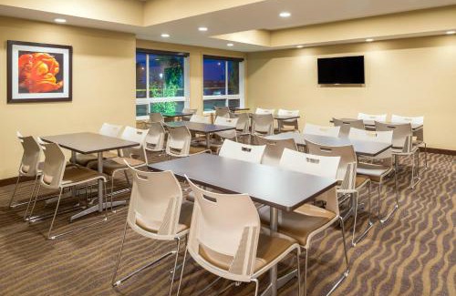 Red Deer Hotel | Microtel Inn & Suites by Wyndham Red Deer