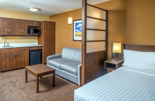 Red Deer Hotel | Microtel Inn & Suites by Wyndham Red Deer