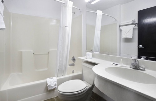 Meridian Hotel | Microtel Inn & Suites by Wyndham Meridian