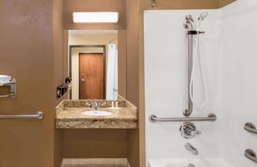Midland Hotel | Microtel Inn & Suites by Wyndham