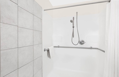 Colfax Hotel | Microtel Inn & Suites by Wyndham Colfax/Newton