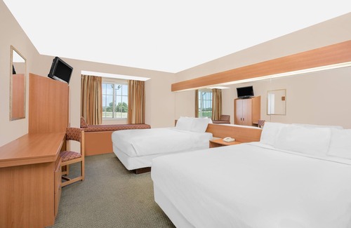 Colfax Hotel | Microtel Inn & Suites by Wyndham Colfax/Newton