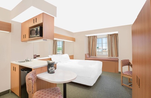 Colfax Hotel | Microtel Inn & Suites by Wyndham Colfax/Newton
