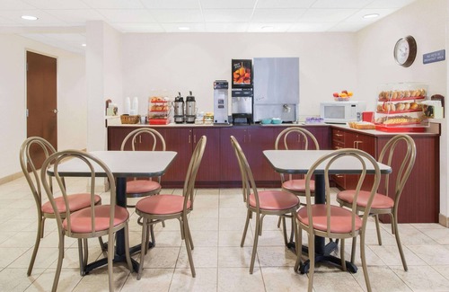 Hamburg Hotel | Microtel Inn & Suites by Wyndham Hamburg