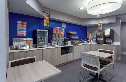 Bethel Hotel | Microtel Inn & Suites by Wyndham Bethel/Danbury