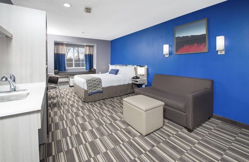 Bethel Hotel | Microtel Inn & Suites by Wyndham Bethel/Danbury