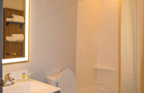 Daphne Hotel | Microtel Inn & Suites by Wyndham Daphne/Mobile