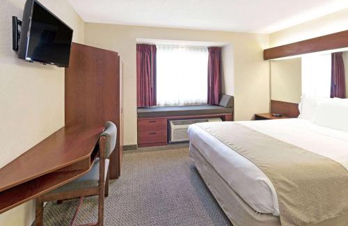 Jasper Hotel | Microtel Inn & Suites by Wyndham Jasper