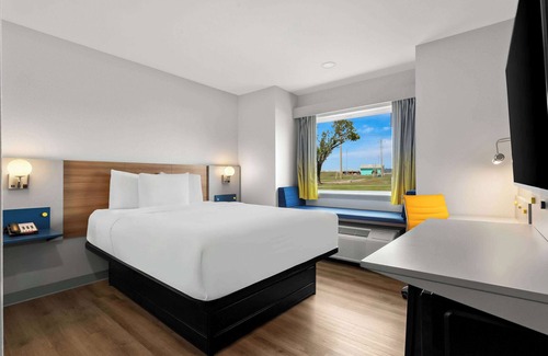 Tulsa Hotel | Microtel Inn & Suites by Wyndham Tulsa/Catoosa Route 66