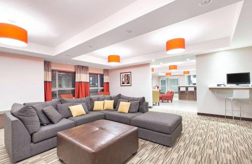 Fort McMurray Hotel | Microtel Inn & Suites by Wyndham Fort McMurray