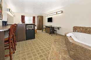 Cheyenne Hotel | Microtel Inn & Suites Cheyenne