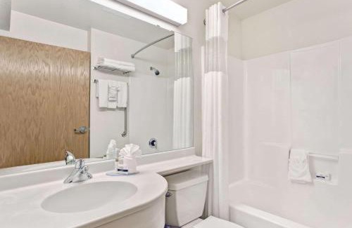 Cheyenne Hotel | Microtel Inn & Suites Cheyenne