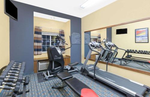 Kearney Hotel | Microtel Inn & Suites - Kearney