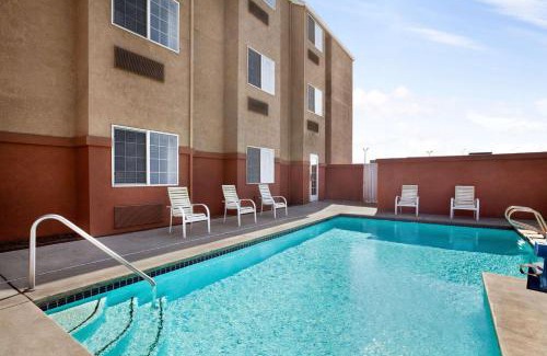 Lodi Hotel | Microtel Inn & Suites Lodi