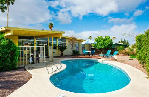 Tucson House | Mid-century 4BR ranch with private pool, 1M to pickleball