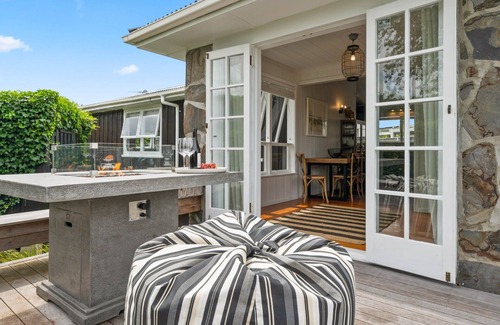 Rainbow Point House | Mid-Century Charm - Taupo Holiday Home