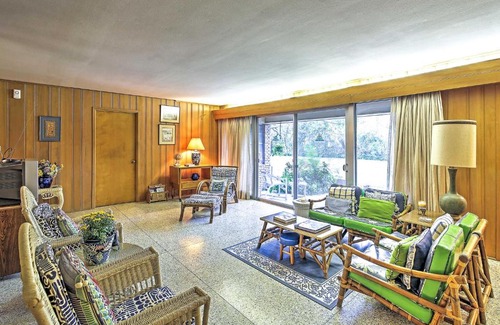 Brownsville House | Mid-Century Hideaway Spacious Brownsville Home!