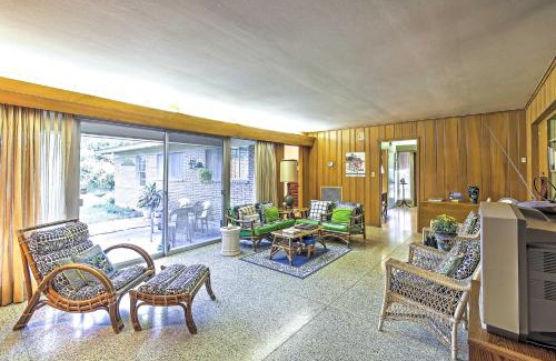 Brownsville House | Mid-Century Hideaway Spacious Brownsville Home!