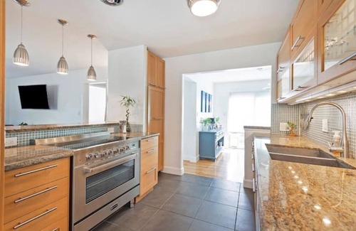 Murray House | Mid-Century Lux Oasis, Clean, Stocked, Close to ski resorts, TOSH & IHC Hospital