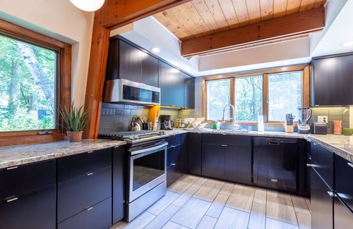 Whitewater House | Mid-Century Masterpiece on Secluded 18-Acre Woods
