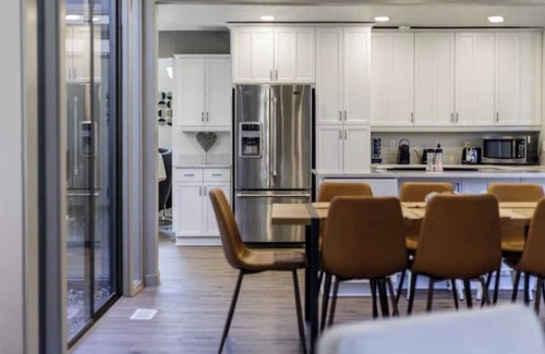 West Valley City House | Mid-Century Modern Retreat - Main House