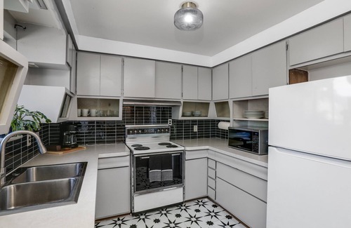 Madison Heights House | Mid Century Modern at Lincoln