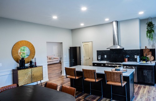 Auburn House | Mid-Century Modern gem in the heart of the country, close to Lake Lanier.