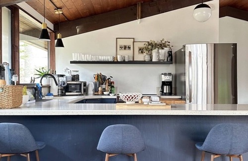 Lewisboro House | Mid- Century Modern getaway - only 1hr from the city!