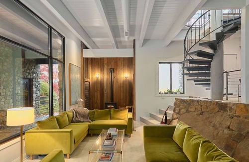 Town of Tuxedo House | Mid-Century Modern Stone Home Offers Luxurious Comforts