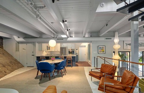 Town of Tuxedo House | Mid-Century Modern Stone Home Offers Luxurious Comforts