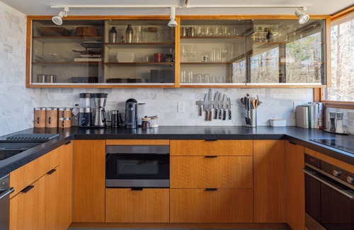 Brewster House | Mid-Century Seclusion: An Architectural Marvel w/Hot Tub