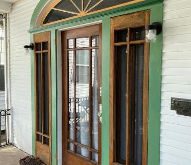 Mid-City Apartment | Mid City 2 BR- beautiful, renovated Arts & Crafts Flat