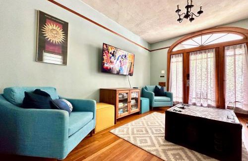 Mid-City Apartment | Mid City 2 BR- beautiful, renovated Arts & Crafts Flat