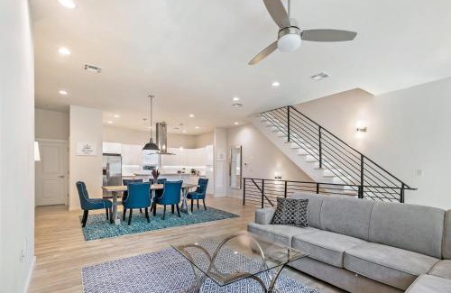Mid-City House | Mid City Fully Furnished Townhouse